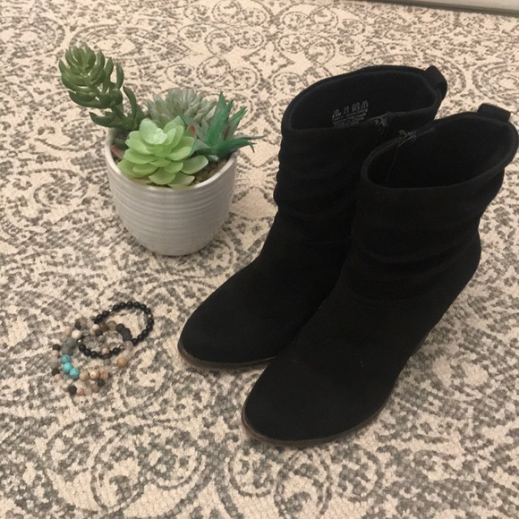 Fergalicious booties - Picture 1 of 3